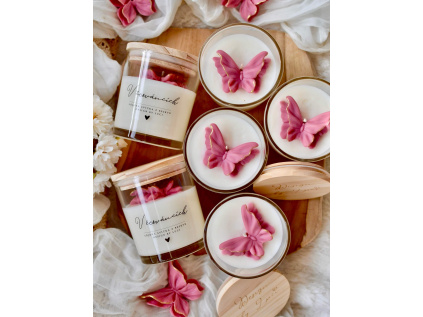 V červáncích, designová svíčka M