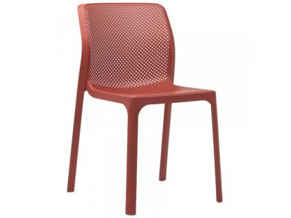 Červená plastová zahradní židle Bit