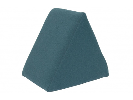 Modrý trojúhelníkový vlněný puf Kave Home Jalila 40 x 25 cm