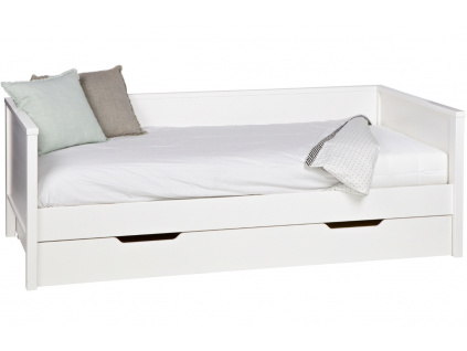 Bílá borovicová postel Warde 90x200 cm