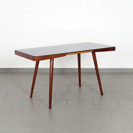 Konferenční stolek s opaxitovou deskou