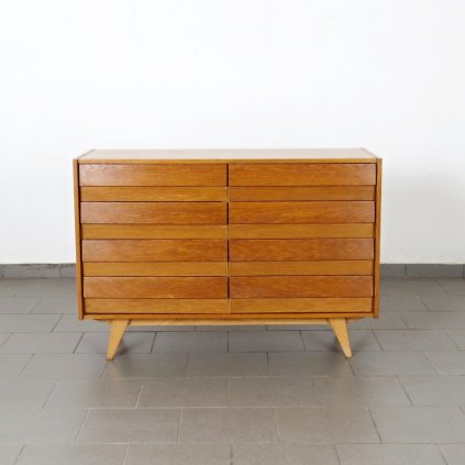 Komoda - Jiří Jiroutek