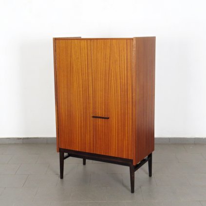 Skříňka - František Mezulánik