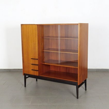 Knihovna - František Mezulánik