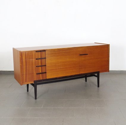 Komoda - František Mezulánik