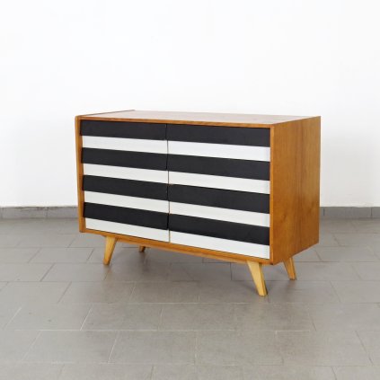 Komoda - Jiří Jiroutek