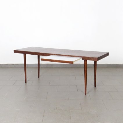 Velký konferenční stolek