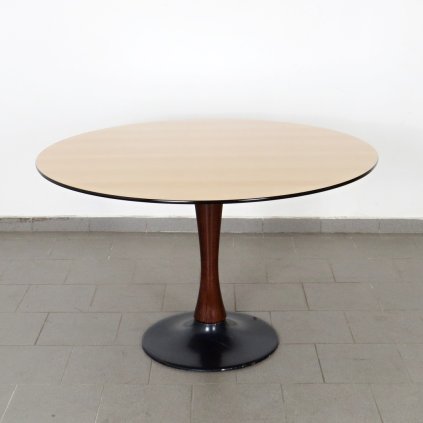 Jídelní stůl - Dřevotvar Jablonné nad Orlicí