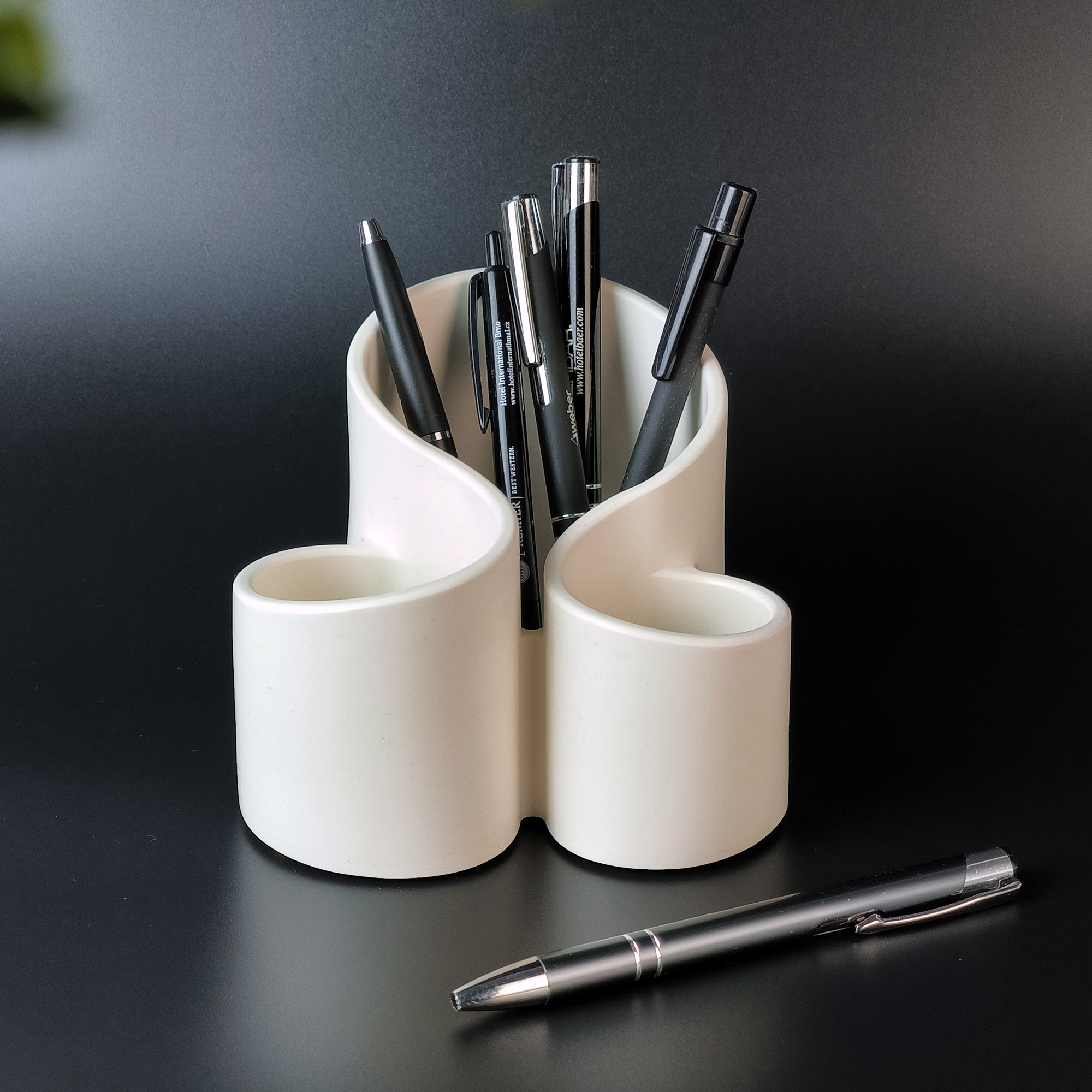 Designové stojánky na tužky: praktičnost i styl v jednom