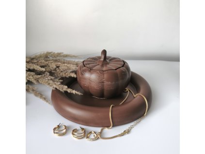 Tmavě bordová dýně s bílými a černými žilkami - originální šperkovnice a dekorace