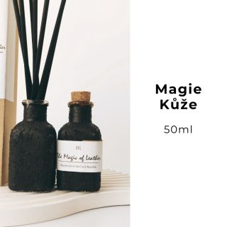 Tyčinkový difuzér Magie Kůže je směsí elegance a smyslnosti. Kožený akord dodává difuzérů vznešený a sofistikovaný...