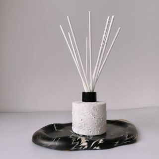 Náš bestseller - difuzér "Královská vanilka". Není divu, že si ho zákazníci objednávají znovu a znovu. Jemná, mírně sladká...