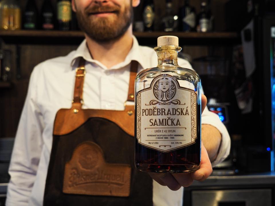 Poděbradská samička 35% 0,5L – lázeňský likér