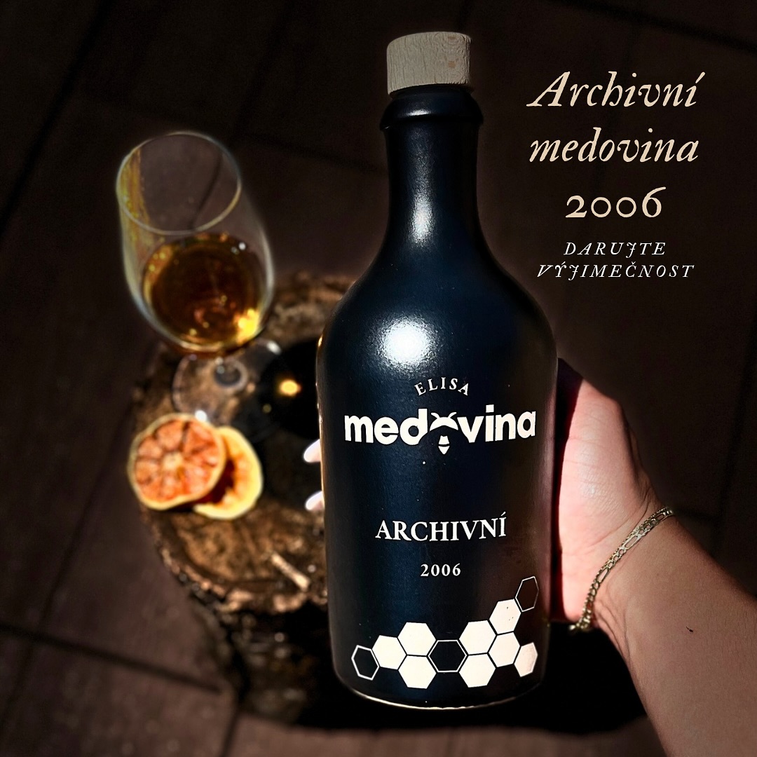 Elisa medovina archivní 2006 11% 0,5L