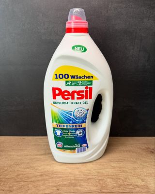 Persil gel Universal – pro všechny barvy i nebarvy. Tenhle německý dříč zvládne bílé, černé i něco mezi. Vyper spolehlivě,...