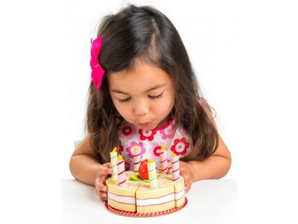 TV273 Vanilla Wooden Birthday Cake Candles Strawberry 720x