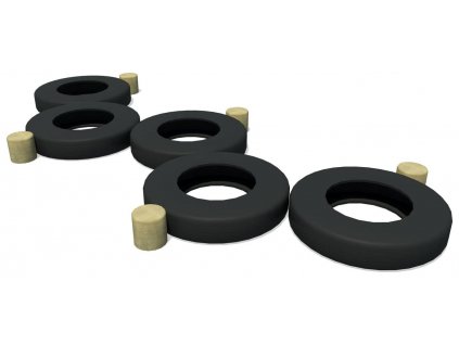 Propojené pneumatiky na dětském hřišti Tyre Hopscotch