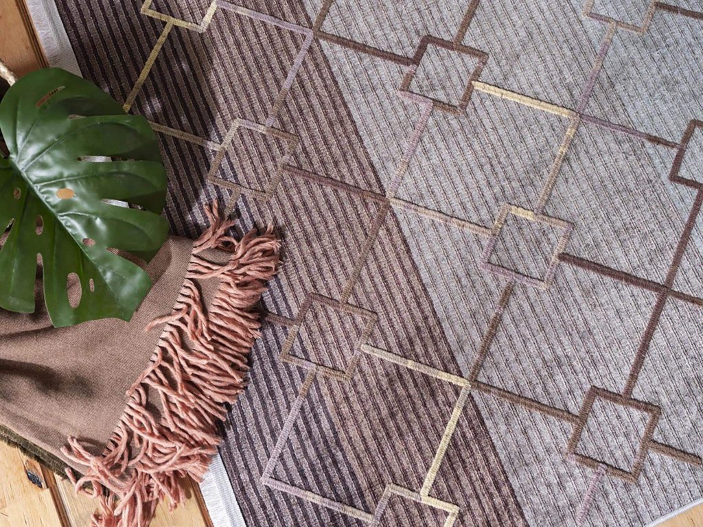 Hnedý protišmykový koberec Caph