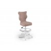 Svetlohnedá ergonomická stolička Petit s bielou podnožkou na nohy.