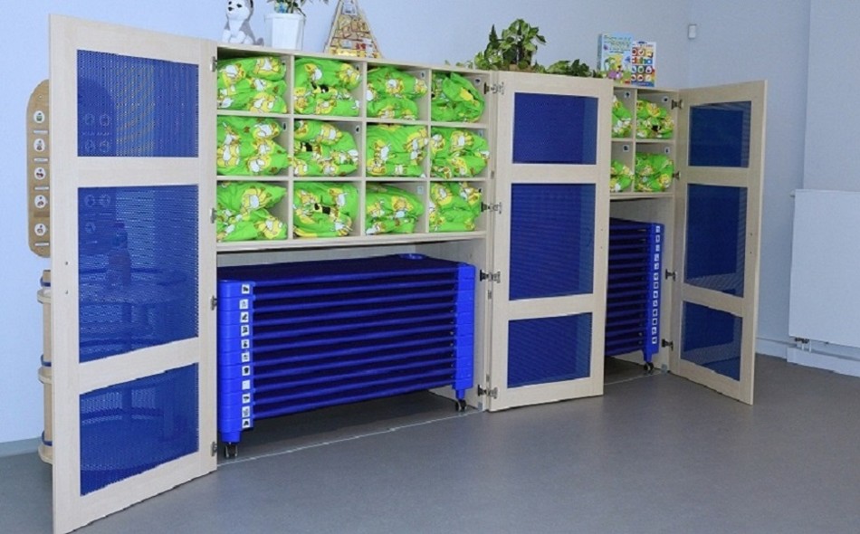 Skříň na lehátka a lůžkoviny