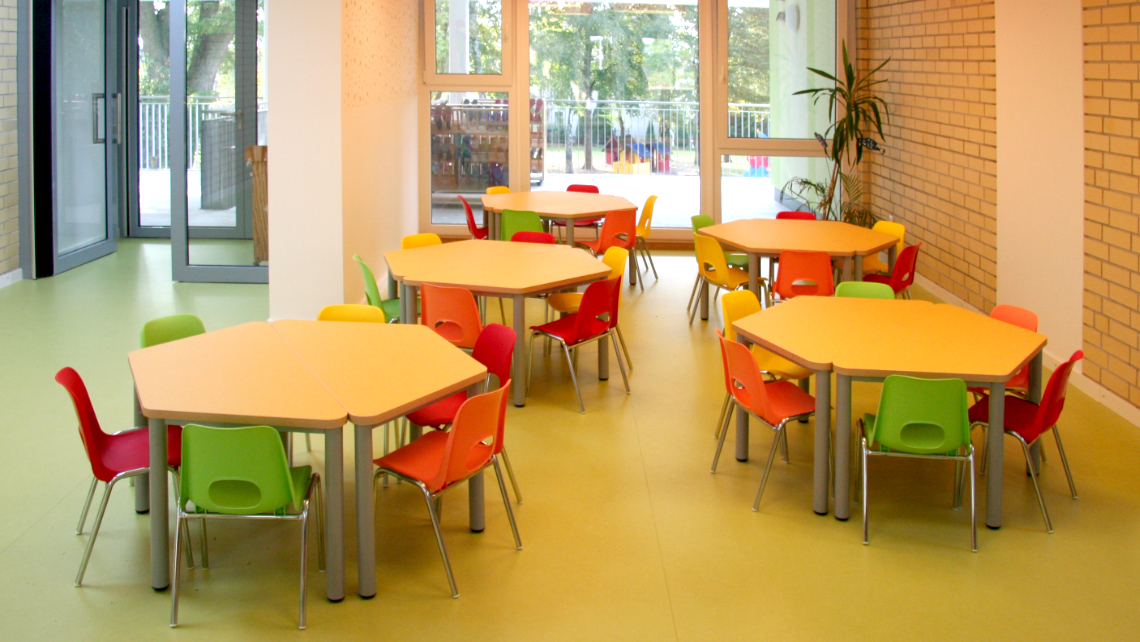 židle a stoly do mš