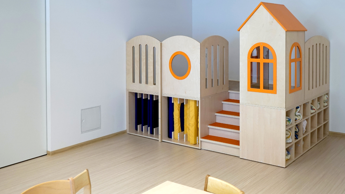 Hrací podium ve školce