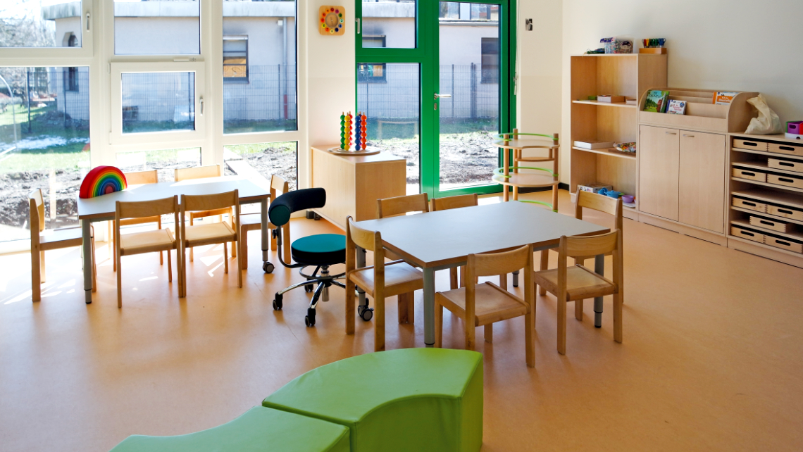 stoly a židle do školky