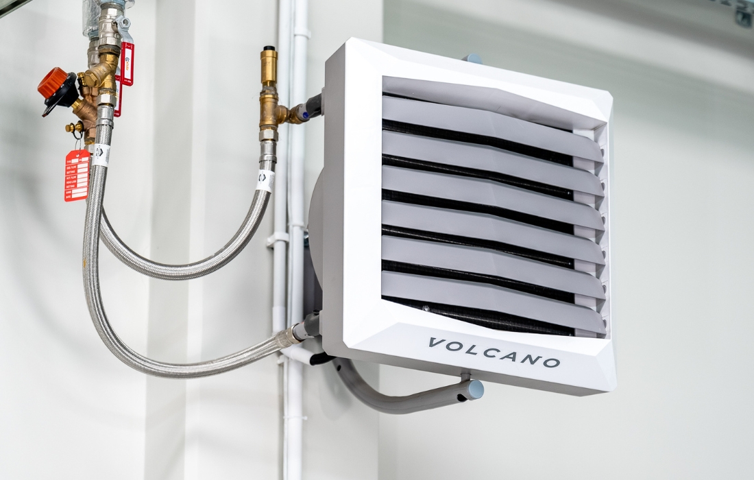 Teplovzdušné ventilátory: Ideálne riešenie pre vykurované haly, dielne a sklady