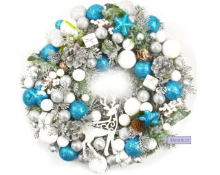 Předvánoční čas je v plném proudu. Co si takhle vyzdobit okno novou záclonkou nebo stůl novým ubrusem. Mrkněte na celou...