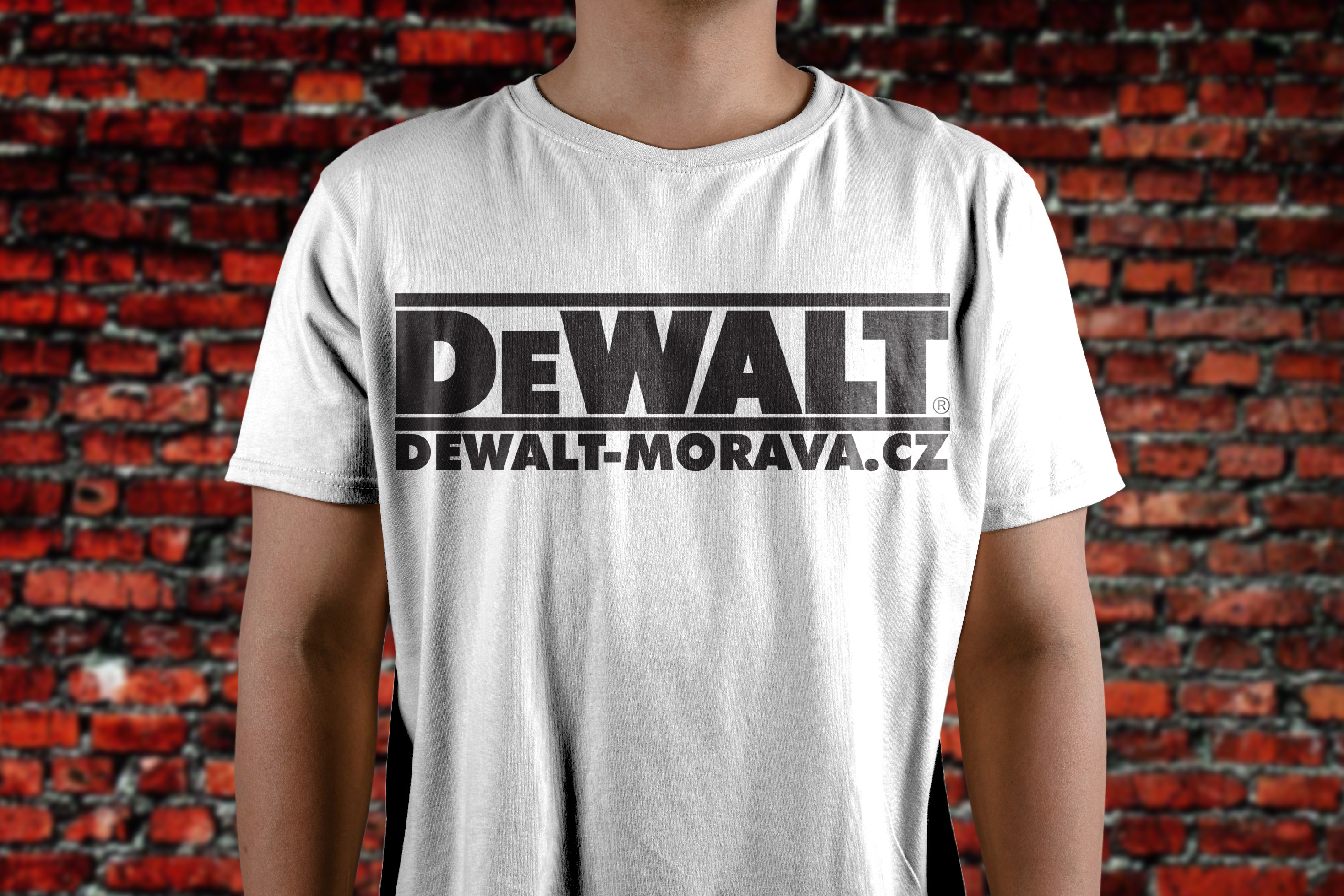 Dewalt DV-M01 ORIGINÁLNÍ TRIČKO DEWALT- MORAVA BÍLÉ S ČERNÝM POTISKEM VELIKOST M 100% BAVLNA
