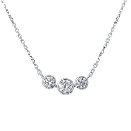 Náhrdelník s diamanty z bílého zlata