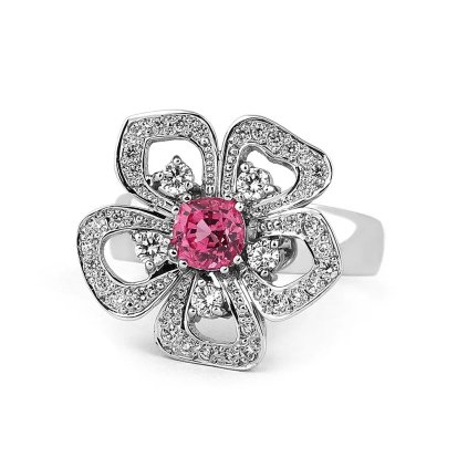 440 6 prsten s ruzovym spinelem a diamanty