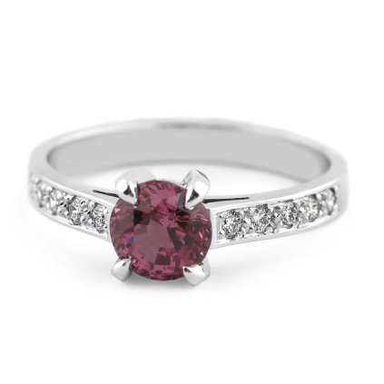 Ručně vyrobený prsten z bílého zlata s přírodním purpurově červeným spinelem a diamanty, vel. 54