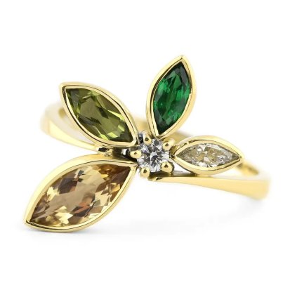 Ručně vyrobený prsten ze žlutého zlata s přírodními drahými kameny, vel. 56