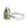 Prsten s olivínem a diamanty z bílého zlata