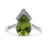 Prsten s olivínem a diamanty z bílého zlata