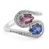 Moderní prsten z bílého zlata s modrým a růžovým safírem a diamanty, vel. 55