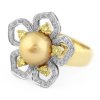 Exkluzivní prsten ve tvaru květu s diamanty a mořskou perlou Tahiti v kombinaci žlutého a bílého zlata, vel. 55