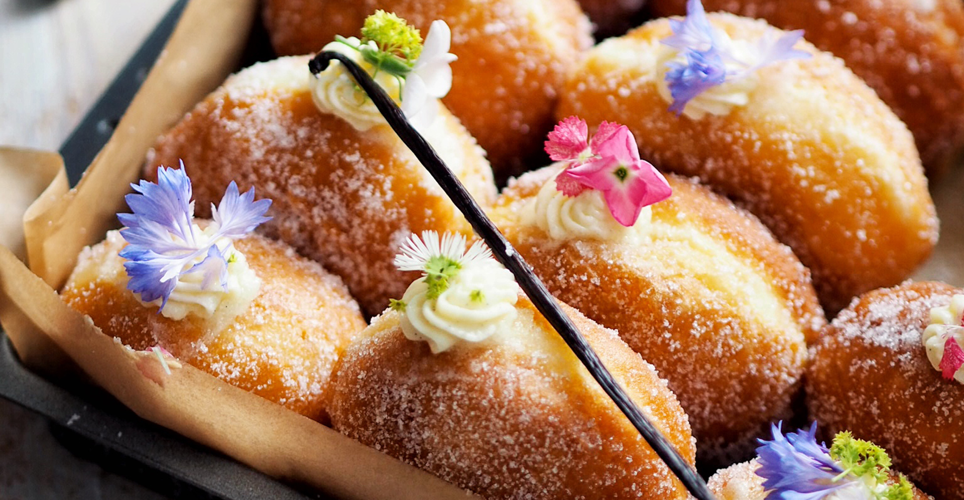 HEFEKRAPFEN MIT VANILLECREME- DIANA COMPANY & VOJTA FIALA FOOD- DIANA IN DER KÜCHE
