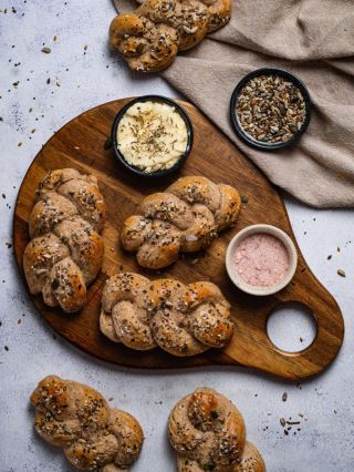 Dinkelbrötchen ohne Gärung. 💛 Zutaten für 8 größere Brötchen Für den Sauerteig: - 200 ml warme Milch 🥛 - 2 TL glattes...