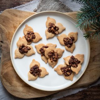 Javorovo-pekanové pečivo 💛 Budete potrebovať: - 300g celozrnnej špaldovej jemne mletej múky (Pernerka) - 200g masla 🧈 -...