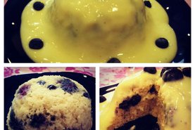 Čučoriedkový koláčik s vanilkovým pudingom