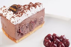 Bezlepková višňovo-čokoládová torta