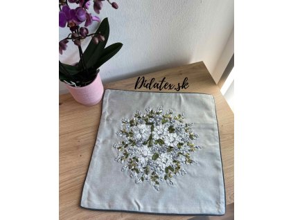 487 dekoracna obliecka na vankus kytica kvetov sedozelena 40x40cm
