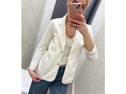 FB270782 2831 4E3D A2D0 6E07315F339Bll