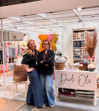 Těšíme se na Vás i dnes! Najdete nás na místě 2 B25. Přeje všem krásný den! Vaše Didi Oli🧡 . . . #pvaexpopraha...