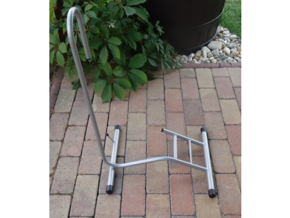 Stojan na prevoz motocykla určený na prívesný vozík