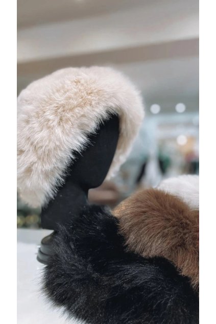 E9E391B2 E8D8 4C9D B1FC CDF7A0BEC295