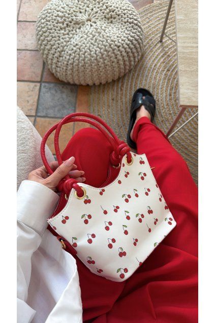B8342591 B7D4 4EFE B997 A74CC1E977B0