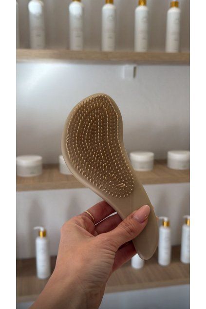 03B50E11 1469 4B73 93F5 8D5B454209D1